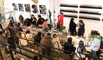 “Fragrant March, Living Youthful” QINKUAL Energy Organized Themed Events for Celebrating International Women's Day