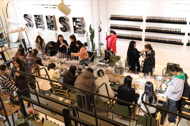 “Fragrant March, Living Youthful” Qinkual Energy Organized Themed Events for Celebrating International Women's Day